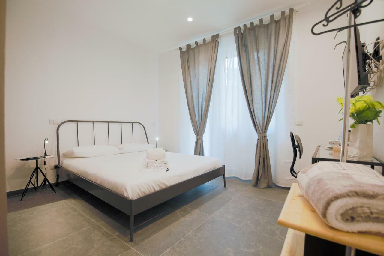 Qu4Ttro I Quattro Briganti Bed & Breakfast Salerno Luaran gambar